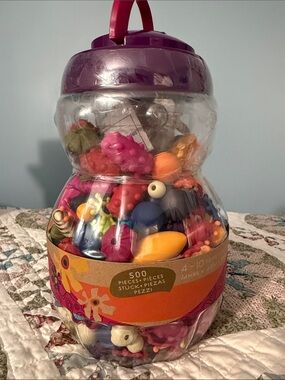 B. Pop-Arty! Children's Bead Set in Carrying Jar